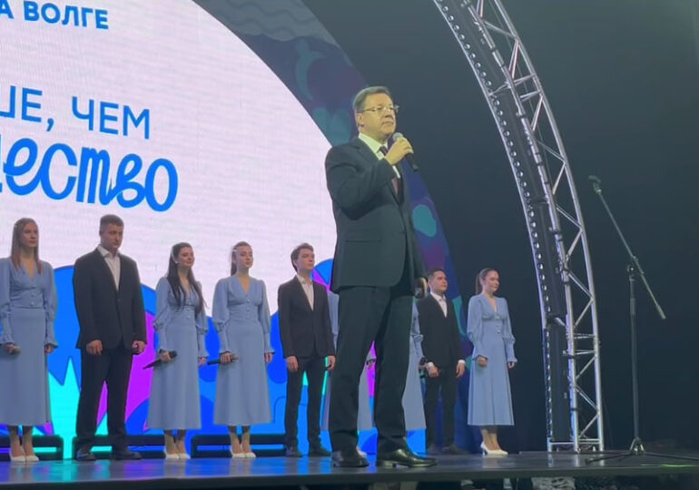 Дмитрий Азаров поздравил победителей Самарской студенческой весны