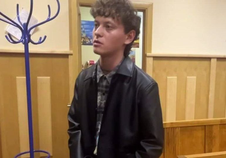 Самарскому певцу Эдуарду Шарлоту продлили срок ареста