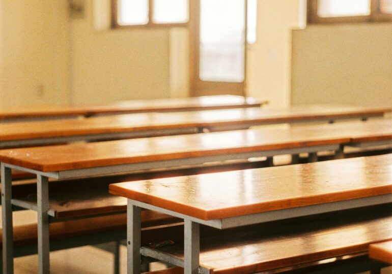 Директор самарской школы №132 прокомментировала появившуюся об одном из учителей информацию