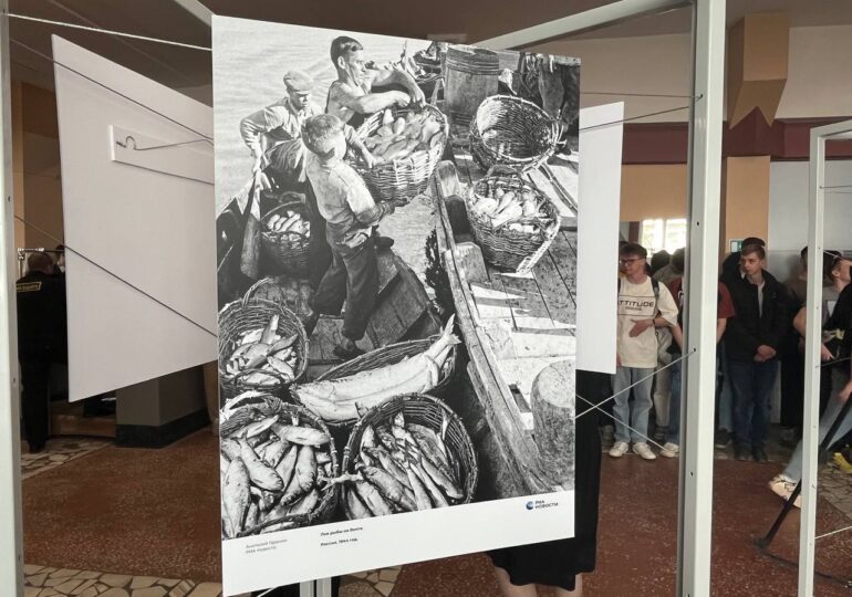 В Самарском университете открылась выставка, посвященная городам трудовой доблести и их жителям