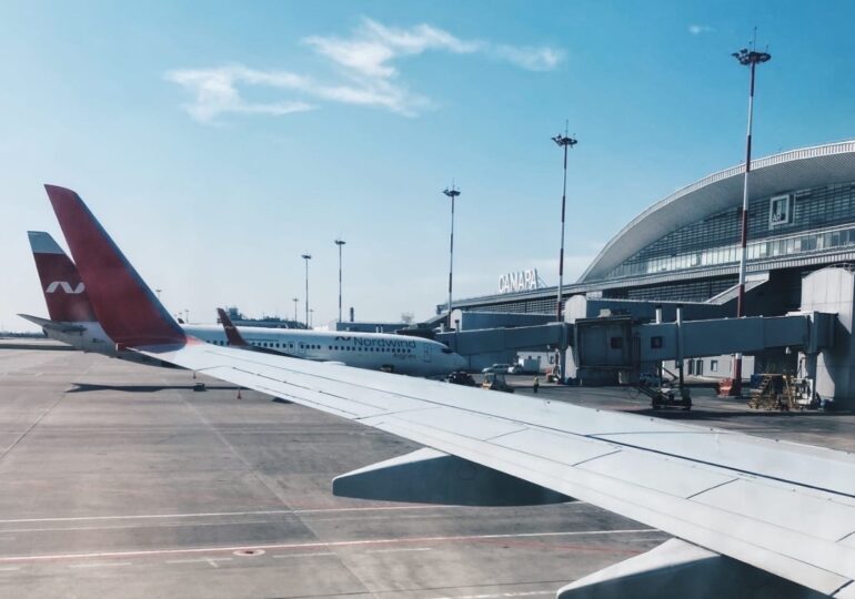 Самолет совершил посадку в Самаре из-за больного пассажира