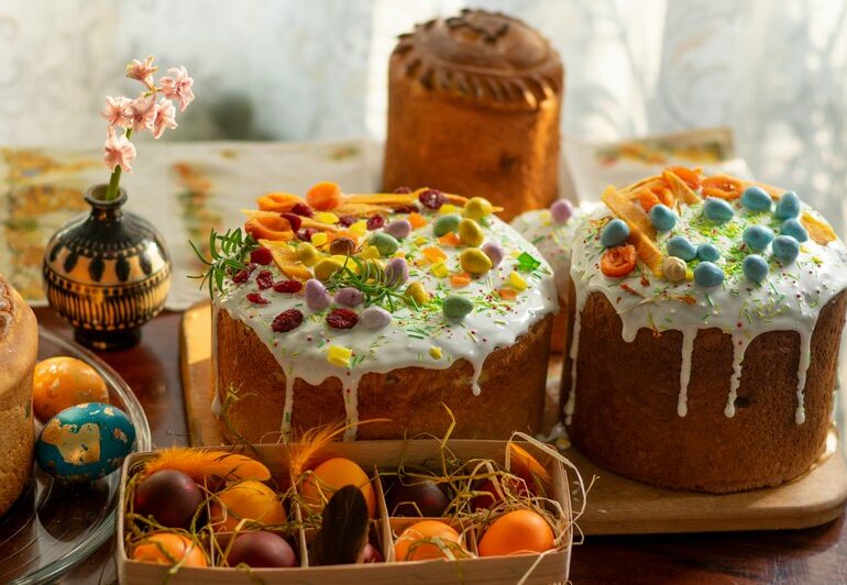 Стало известно, во сколько россиянам обойдутся пасхальные угощения