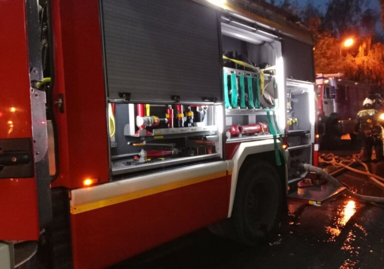 В историческом центре Самары загорелись сараи на площади 200 кв. м