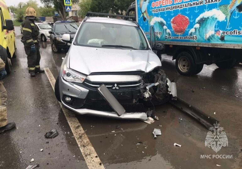 В Самаре в массовом ДТП пострадали семь человек