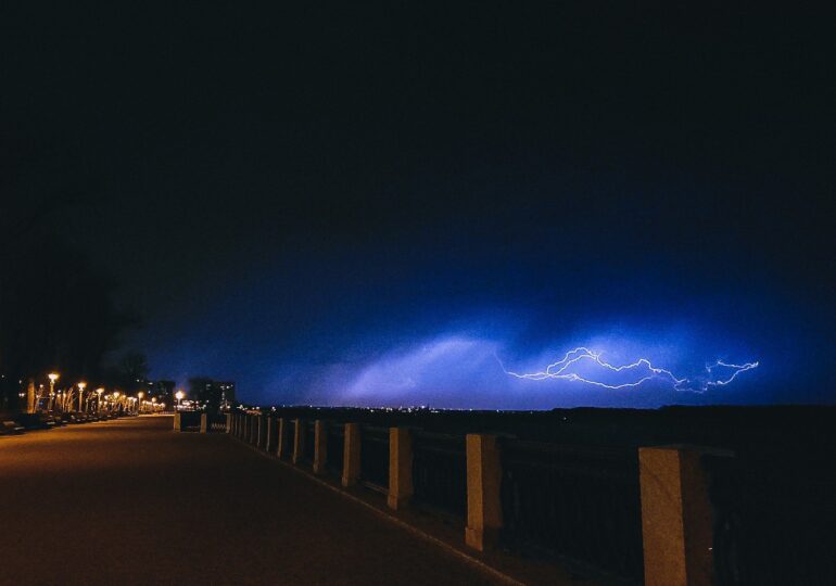 В Самарской области объявили желтый уровень опасности из-за грозы