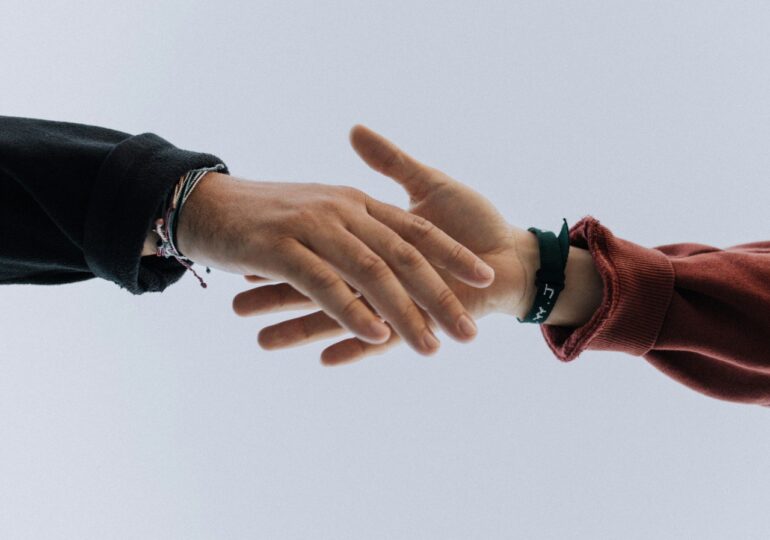 Волонтеры России дали старт акции «Помогать – это модно»