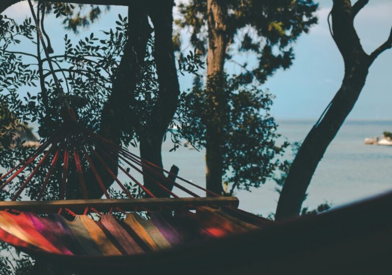 Отдых на День России продлят отпусками и отгулами 13% работающих