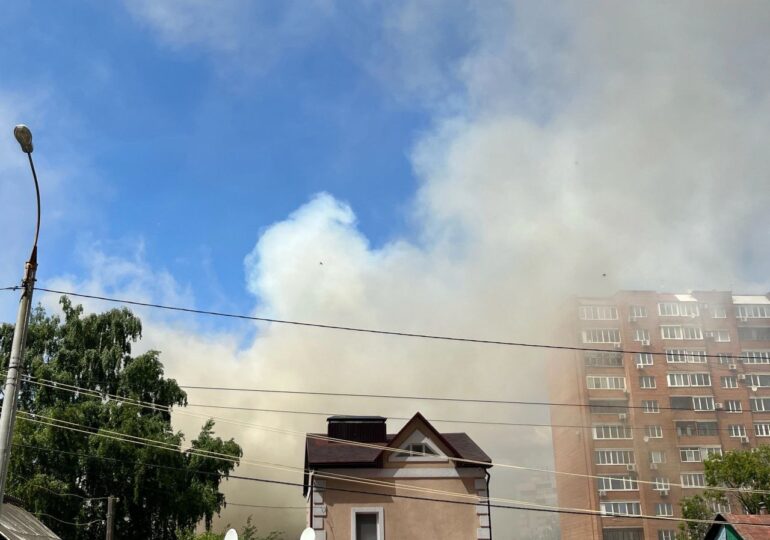 В Самаре тушат пожар на улице Часовой