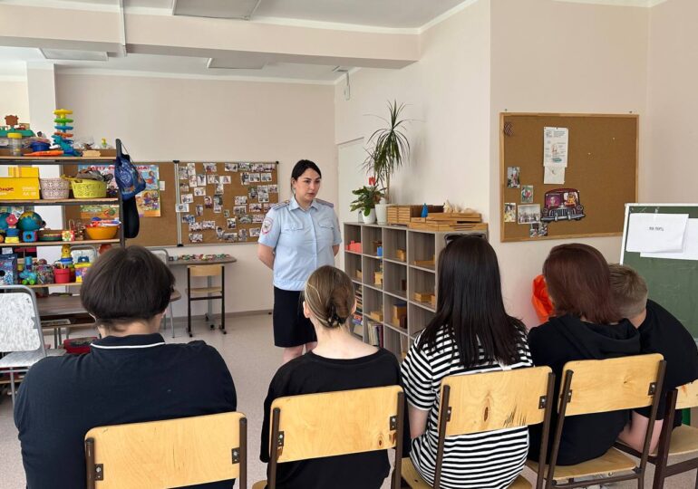 Профессиональный праздник отмечают инспекторы по делам несовершеннолетних 31 мая