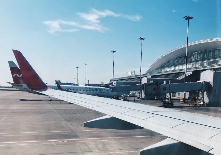 Летевший в Самару самолет ослепили лазерным лучом