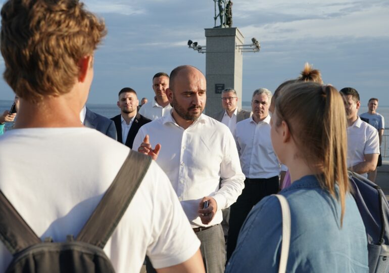 Врио губернатора оценил обновленную набережную в Тольятти