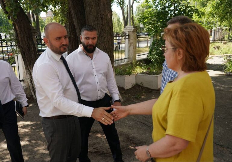 Врио губернатора Самарской области Вячеслав Федорищев посетил школу №8