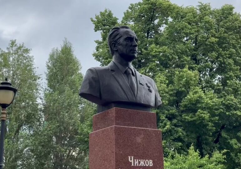 В Самаре открыли памятник Анатолию Чижову