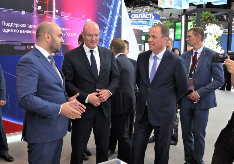 Дмитрий Чернышенко и Игорь Комаров в рамках ПМЭФ обсудили перспективные проекты Самарской области