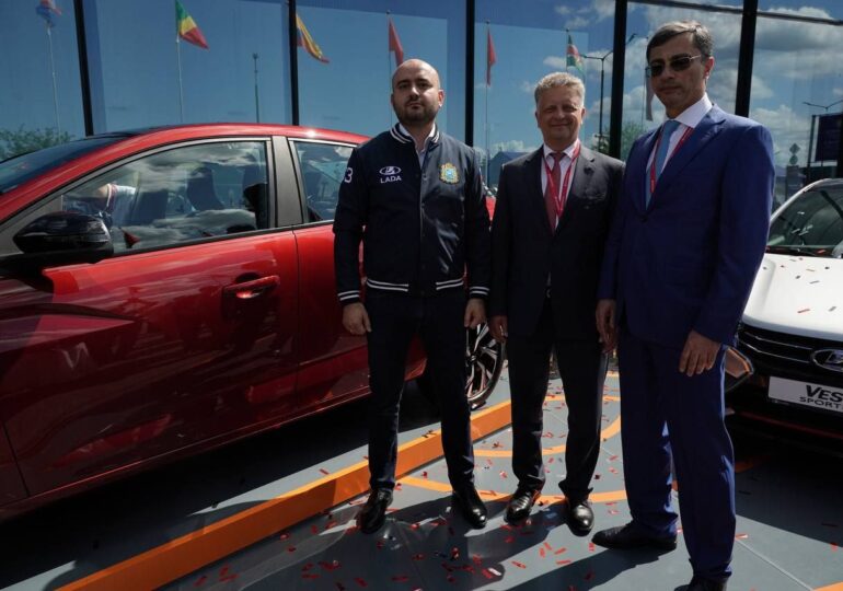 Врио губернатора Вячеслав Федорищев рассказал о планах опробовать новую LADA Iskra