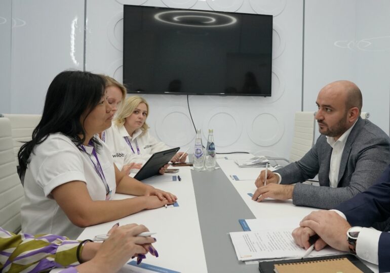 Вячеслав Федорищев обсудил с гендиректором крупного маркетплейса вопросы сотрудничества Самарской области и компании