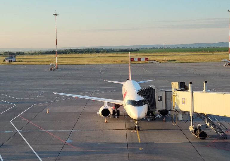 Самолет из Самары не смог вылететь в Турцию из-за неисправности электросистемы