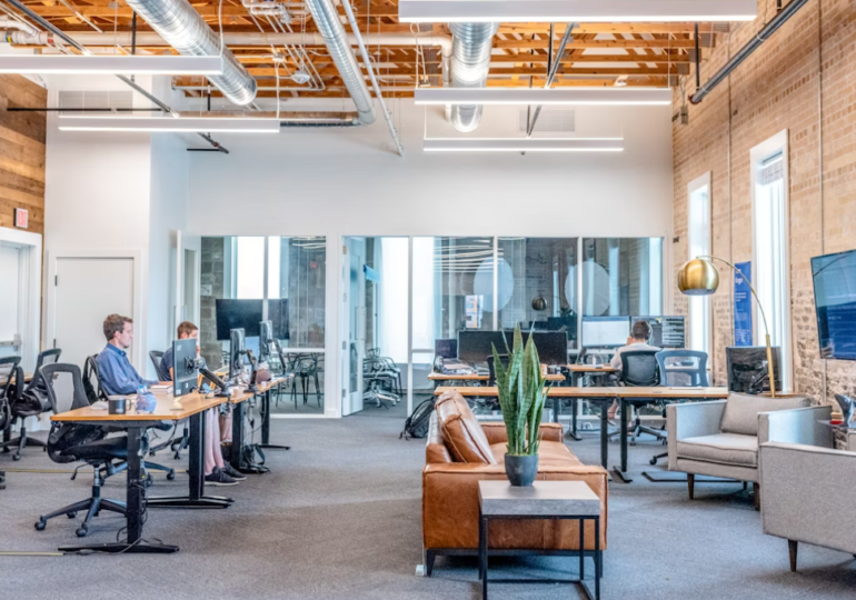 Три из десяти работников офиса конфликтуют с коллегами из-за кондиционера