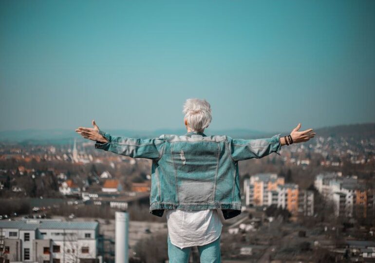 Врач-трихолог рассказал о причинах появления ранней седины