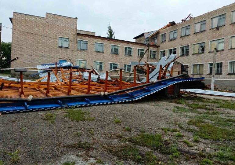 В Самарской области от града и сильного ветра пострадали школа, спорткомплекс и частные дома