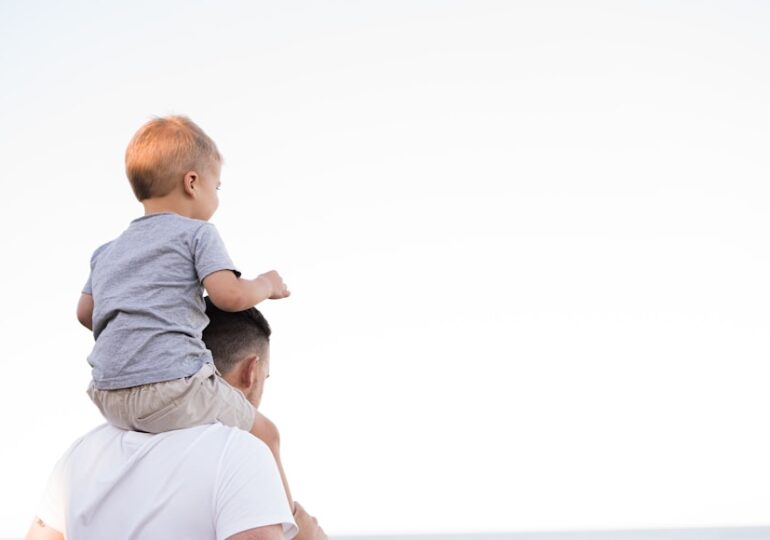 В Самаре двухлетний ребенок выстрелил себе в лицо из газового пистолета