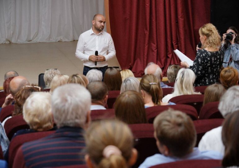 Глава региона Вячеслав Федорищев провел встречу с жителями Красноярского района