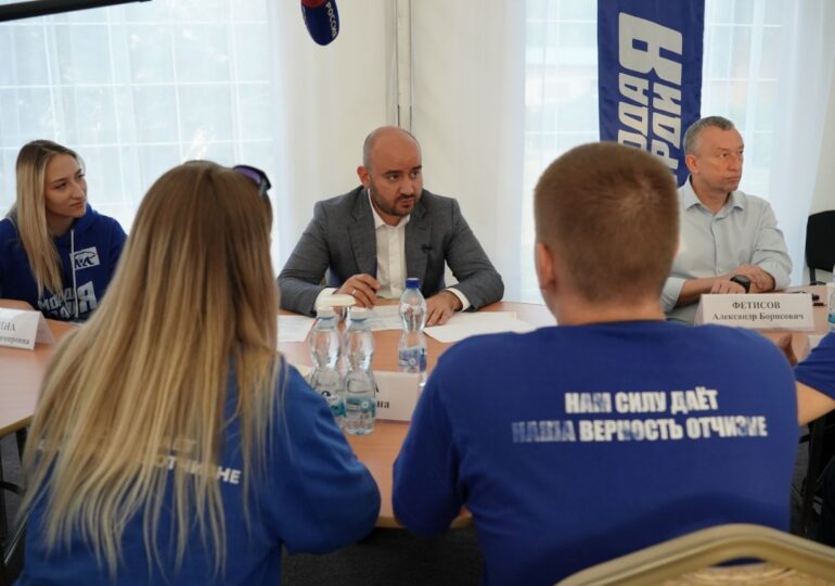 Вячеслав Федорищев предложил добровольцам создать совместный штаб по содействию программе социально-экономического развития региона 