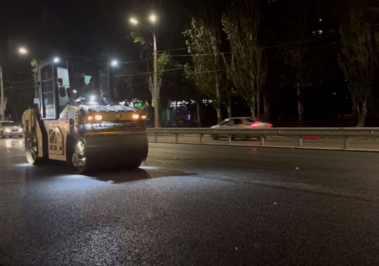 В Самаре обновляют асфальт на проспекте Кирова