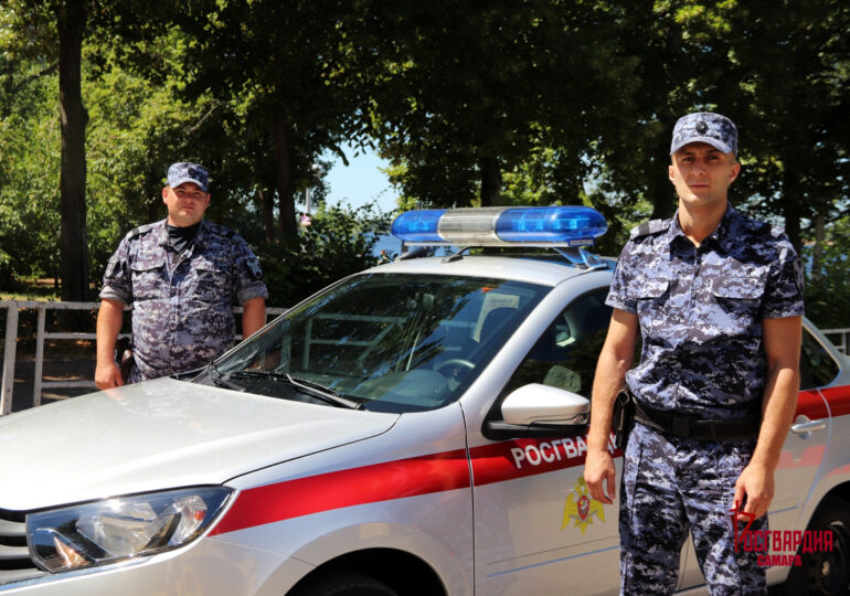 В Самаре росгвардейцы спасли мужчину и оказали ему первую помощь