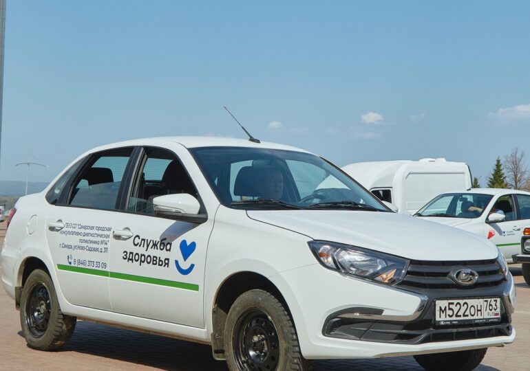 Самарским больницам предоставили 97 автомобилей для оказания неотложной помощи