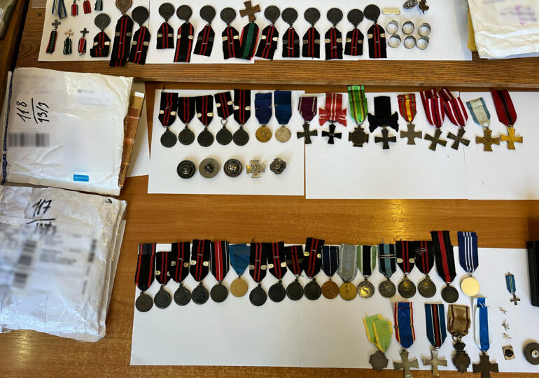 Самарские таможенники обнаружили в посылке из Европы госнаграды на 800 тыс. рублей 