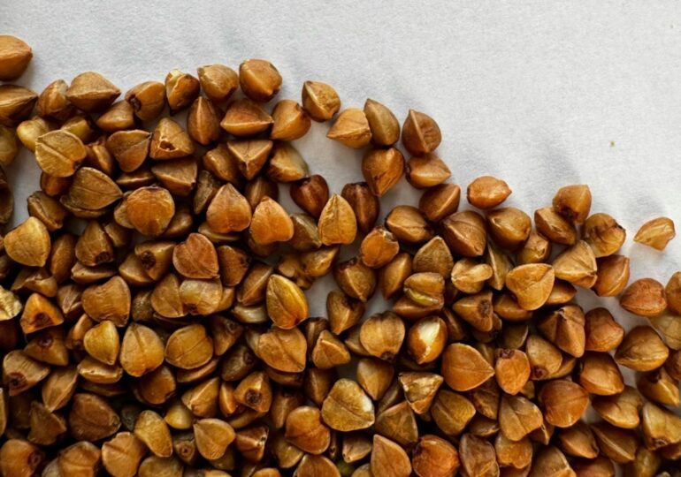 Врач рассказала, кому не рекомендуется употреблять в пищу гречку