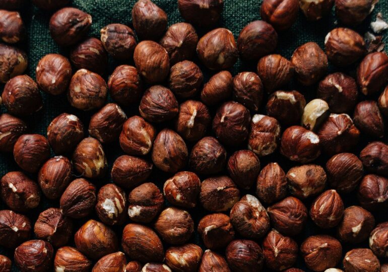 Православные верующие сегодня празднуют Ореховый Спас или Спас Нерукотворный