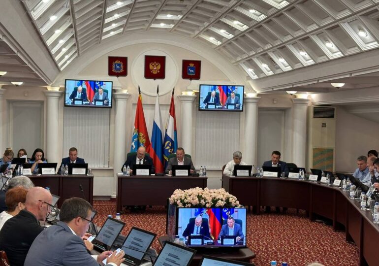 В городской думе прошло заседание, на котором отчитались об исполнении городского бюджета за первое полугодие