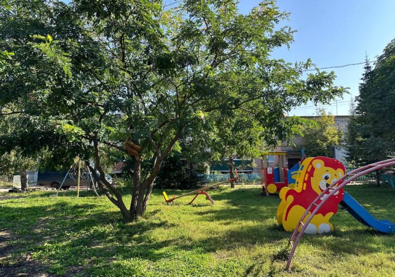 В Самаре благоустраивают двор возле дома №10 на улице Зеленой