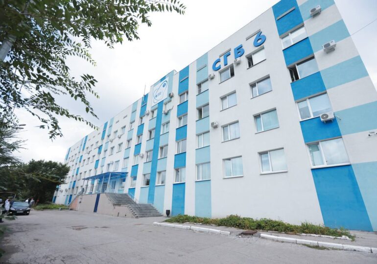 Глава Самарской области Вячеслав Федорищев посетил городскую больницу №6 и стадион «Заря»