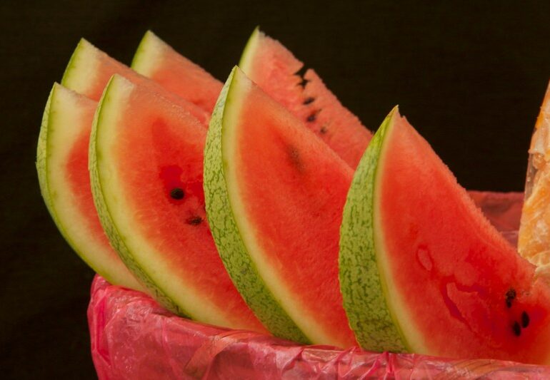 Самарцам рассказали, сколько можно съесть за раз арбуза и дыни