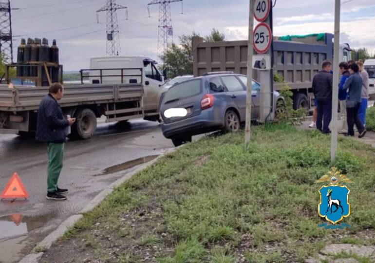 В Самаре на Южном мосту произошло ДТП