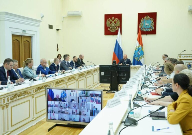Глава региона Вячеслав Федорищев провел оперативное совещание областного правительства
