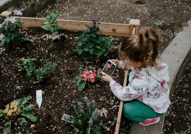 Врач-психиатр подтвердил, что использование гаджетов в раннем возрасте вызывает у ребенка вспышки гнева и истерики