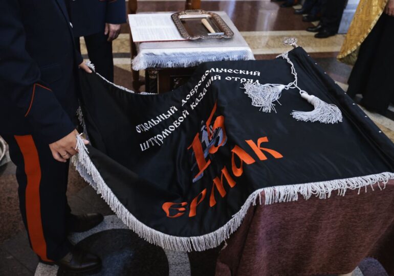 В Самаре прошла церемония крепления полкового знамени добровольческого отряда Барс-15 «Ермак»