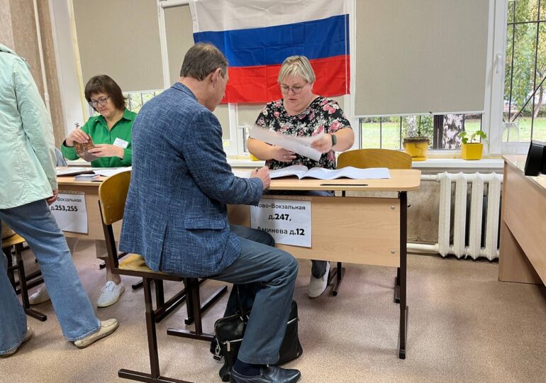 Председатель комиссии по местному самоуправлению, строительству, ЖКХ и дорогам Общественной палаты Самарской области Виктор Часовских проголосовал на выборах губернатора региона