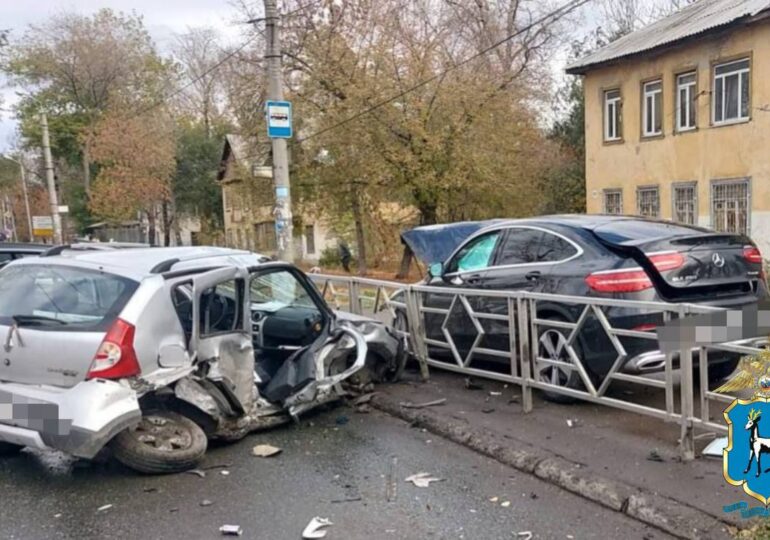 В Самарской области столкнулись два легковых автомобиля