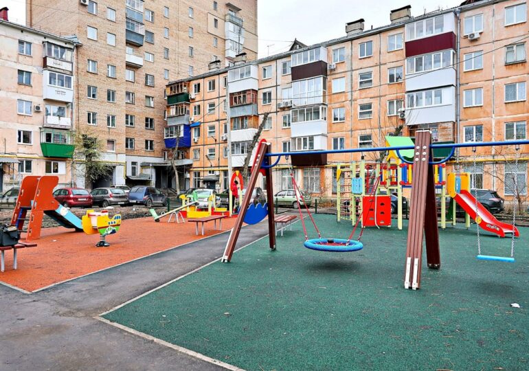 В Самаре обновили двор на улице Гагарина