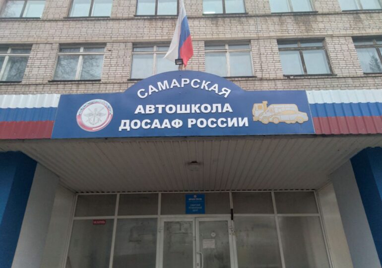 В Самаре стартовал уникальный проект по обучению вождению на машинах с ручным управлением
