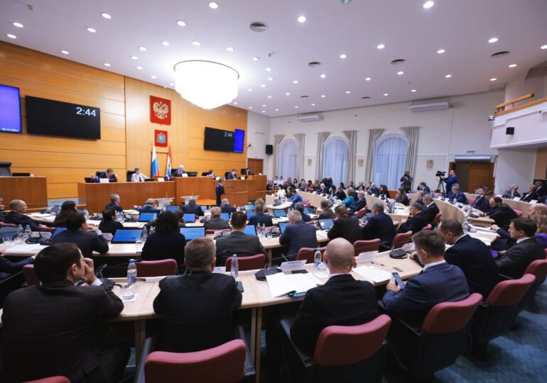 Вячеслав Федорищев поднял вопрос миграционной политики на заседании Самарской губернской думы