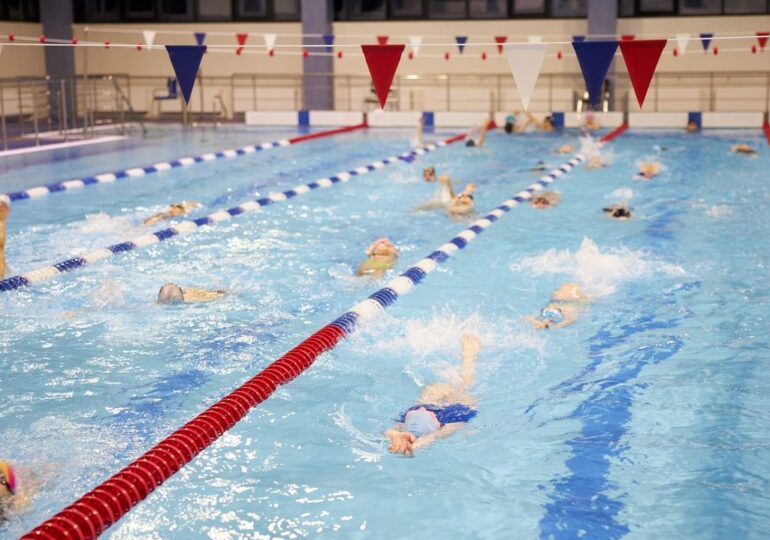 В Самаре проходят соревнования по плаванию «Новогодние старты»