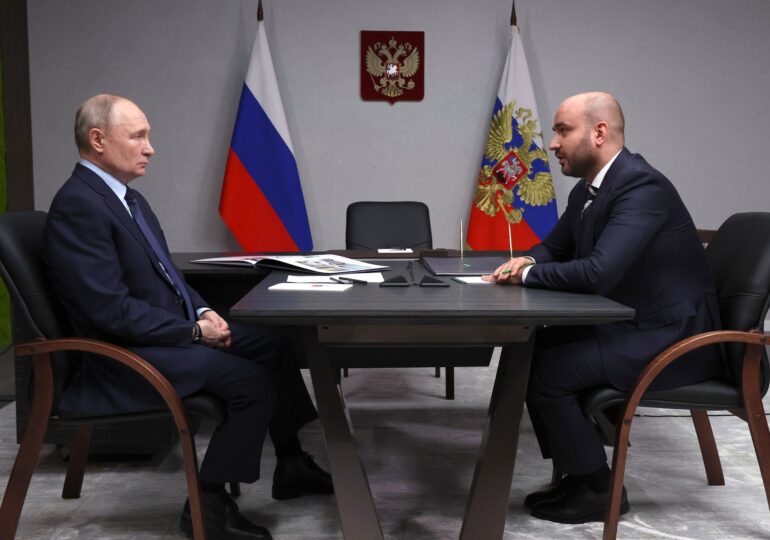 Владимир Путин провел встречу с губернатором Самарской области Вячеславом Федорищевым