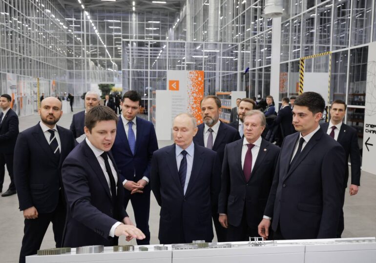 Владимир Путин посетил научно-производственный центр беспилотных авиасистем в Тольятти