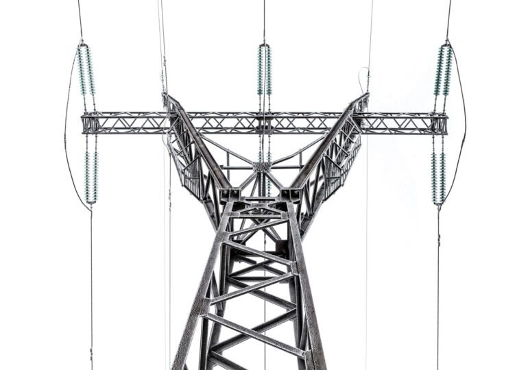 В двух районах Самарской области восстанавливают подачу электричества